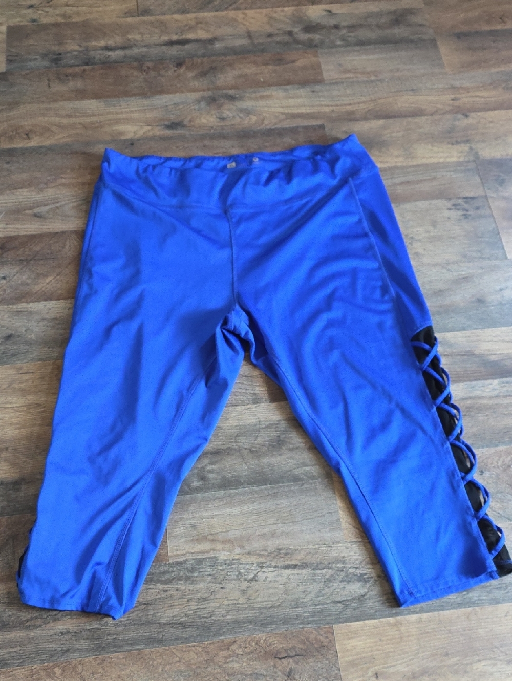 Xersion Blue Athletic Capri Shorts with Side Lace-Up